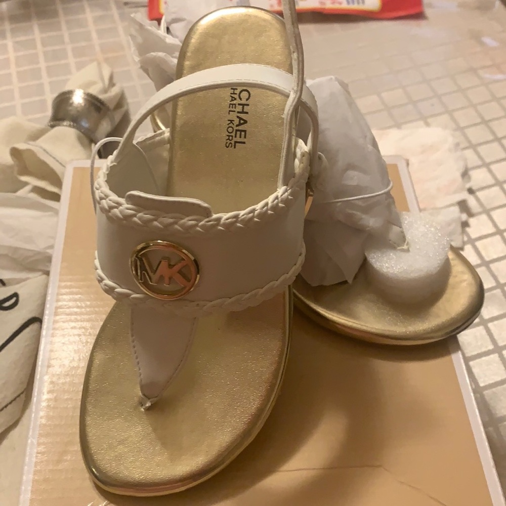 New MK girls sandals